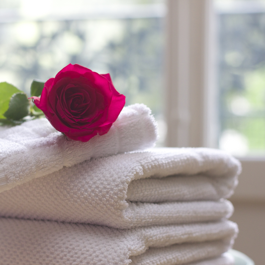 Pranie i suszenie ręczników białych 60 stopni z odbiorem i dowozem